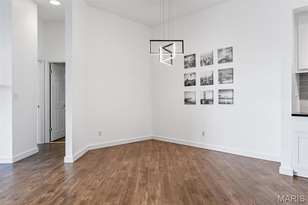 4570 Laclede Avenue Unit: 301
