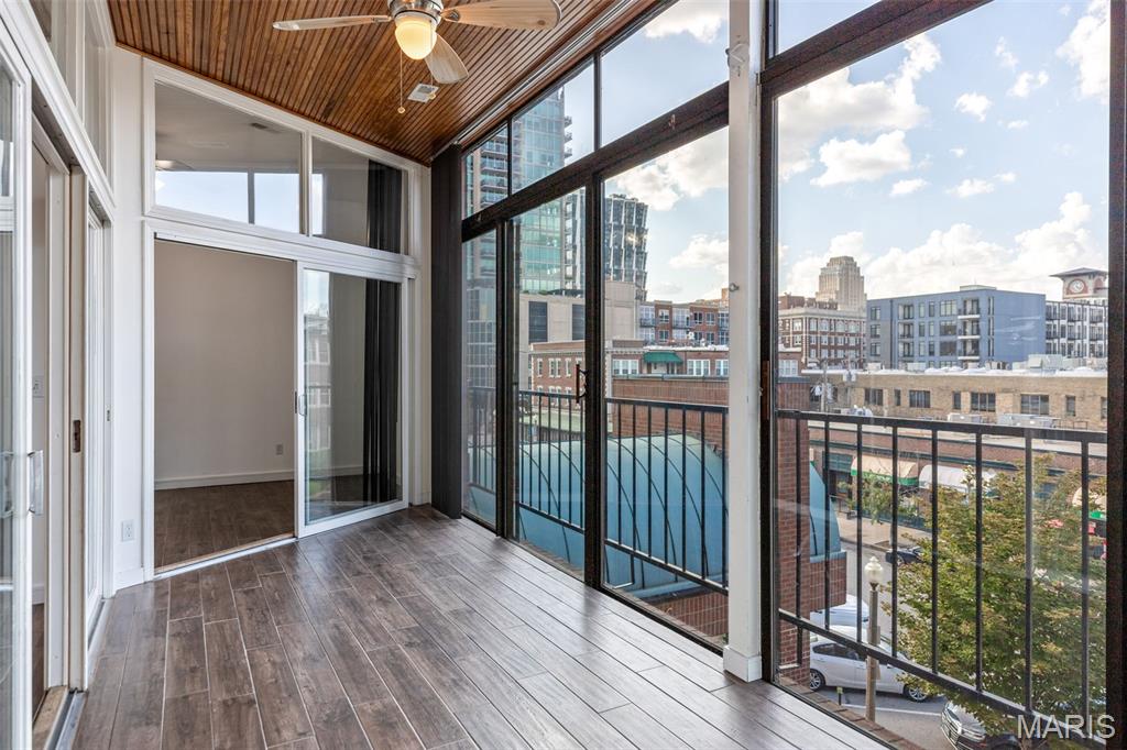 4570 Laclede Avenue Unit: 301