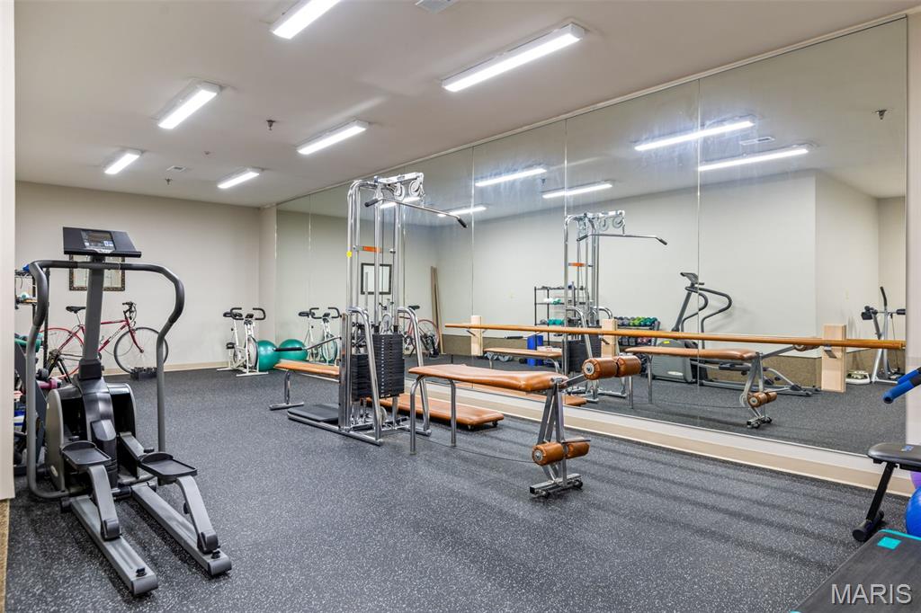 4570 Laclede Avenue Unit: 301