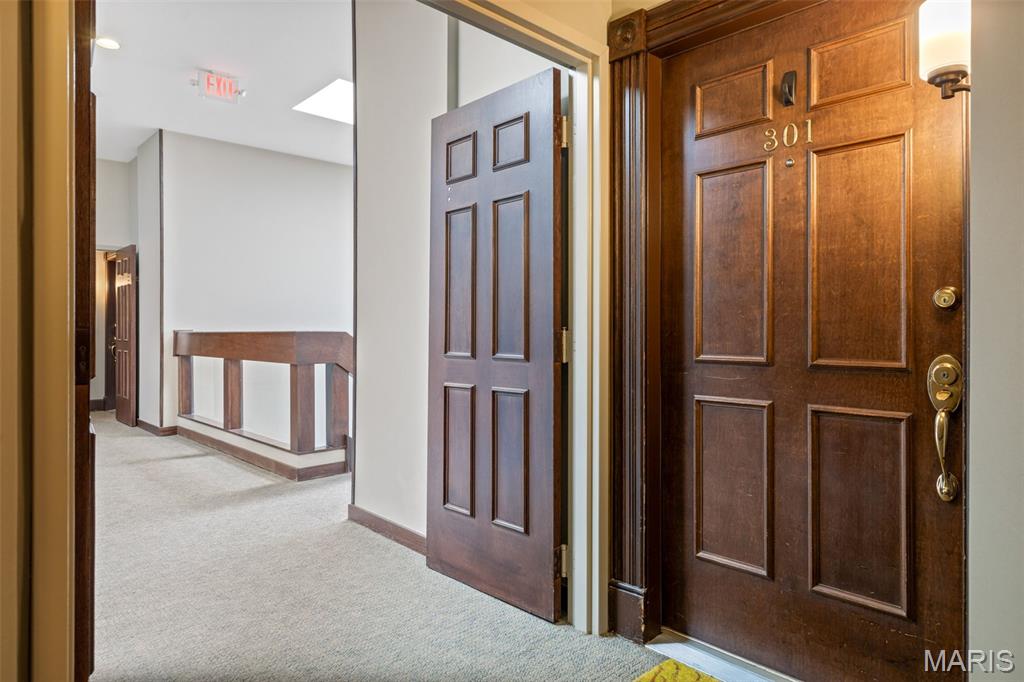 4570 Laclede Avenue Unit: 301