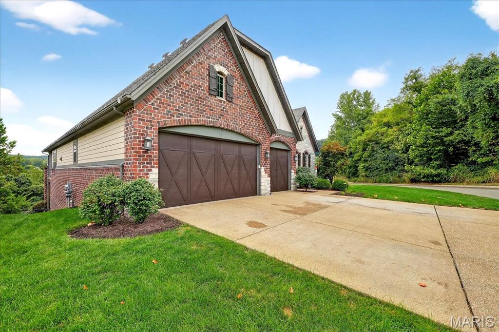 788 Village View Circle