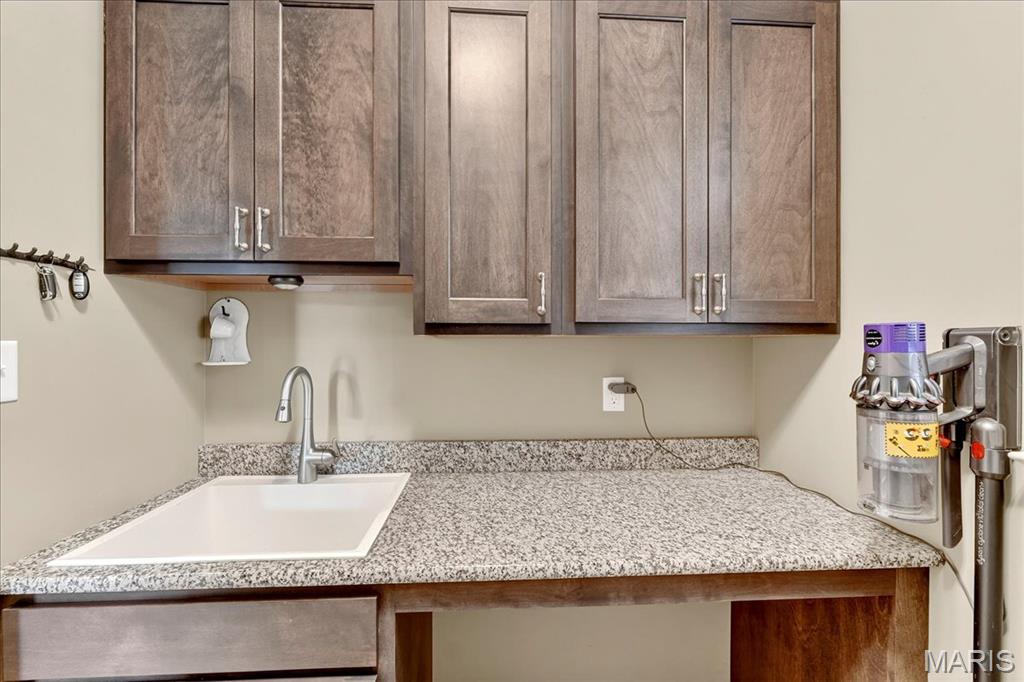 788 Village View Circle