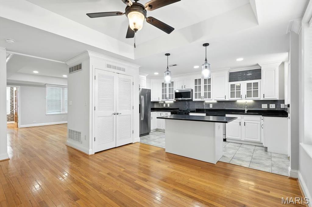 6312 Southwood Avenue Unit: 1W