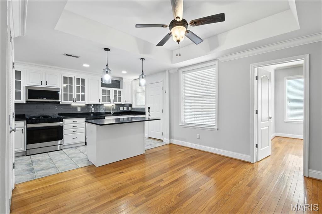 6312 Southwood Avenue Unit: 1W