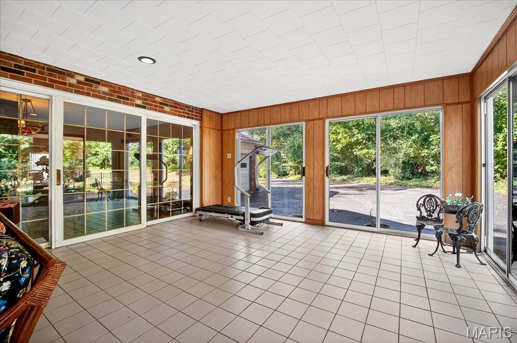 1140 Hillside Drive