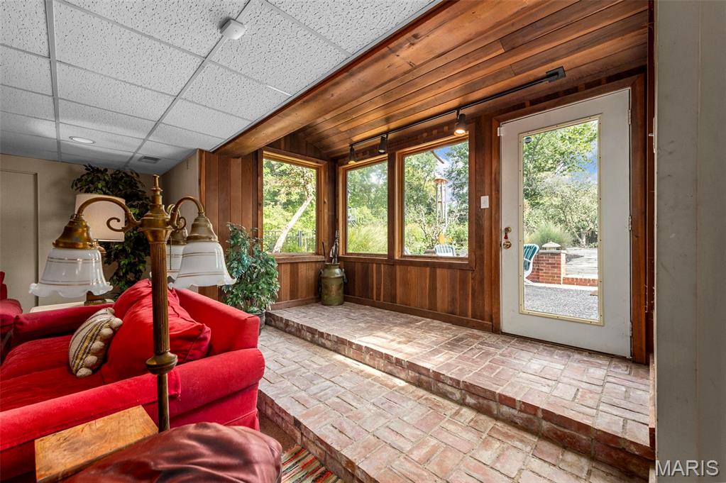 10 Westfield Lane