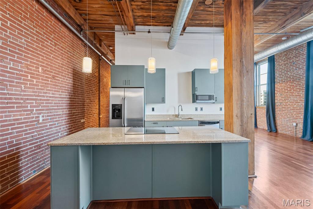 721 N 17th Street Unit: 203