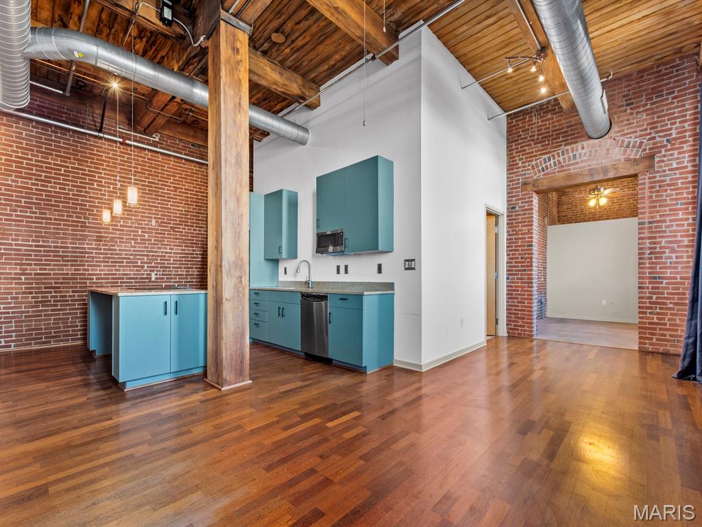 721 N 17th Street Unit: 203