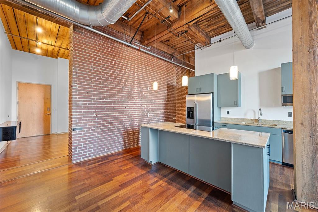 721 N 17th Street Unit: 203