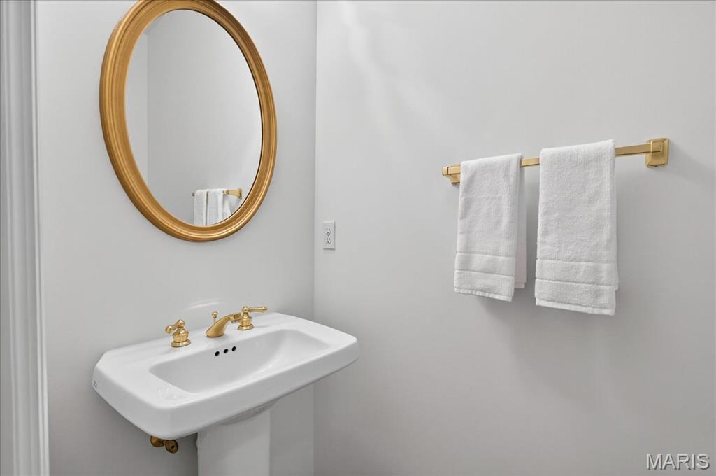 14681 Amberleigh Hill Court