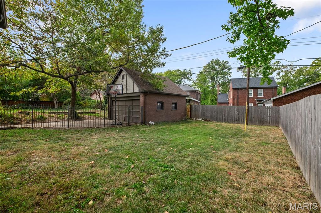 739 Radcliffe Avenue