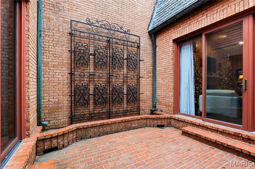 11 Chatfield Place Road