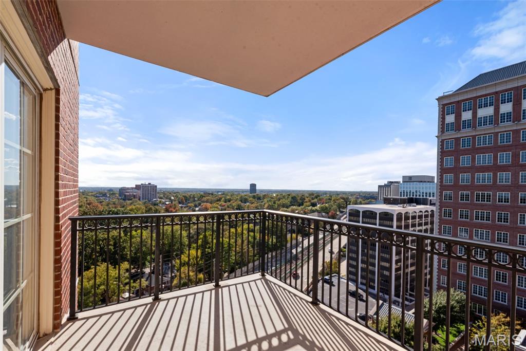 150 Carondelet Plaza Unit: 1201