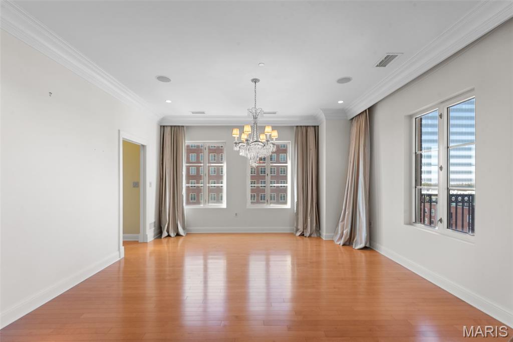 150 Carondelet Plaza Unit: 1201