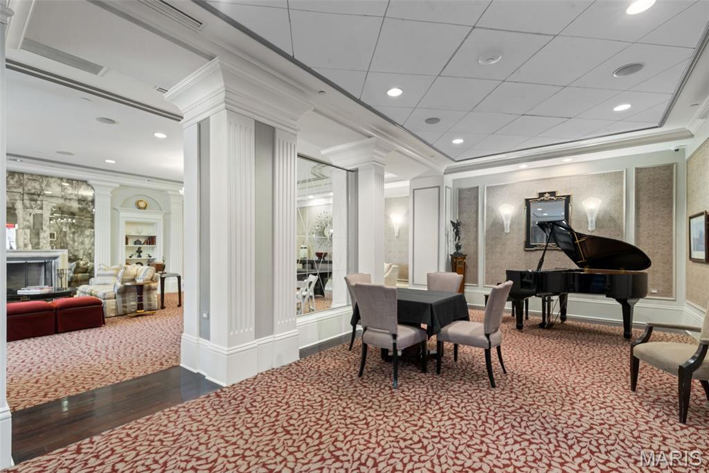 150 Carondelet Plaza Unit: 1201