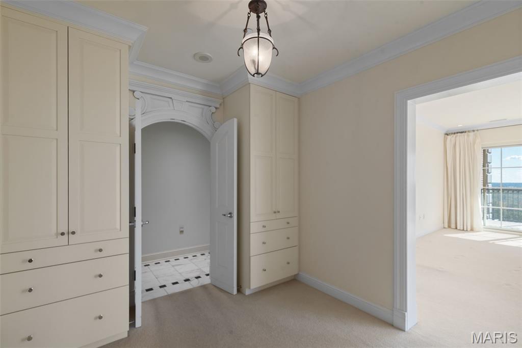 150 Carondelet Plaza Unit: 1201