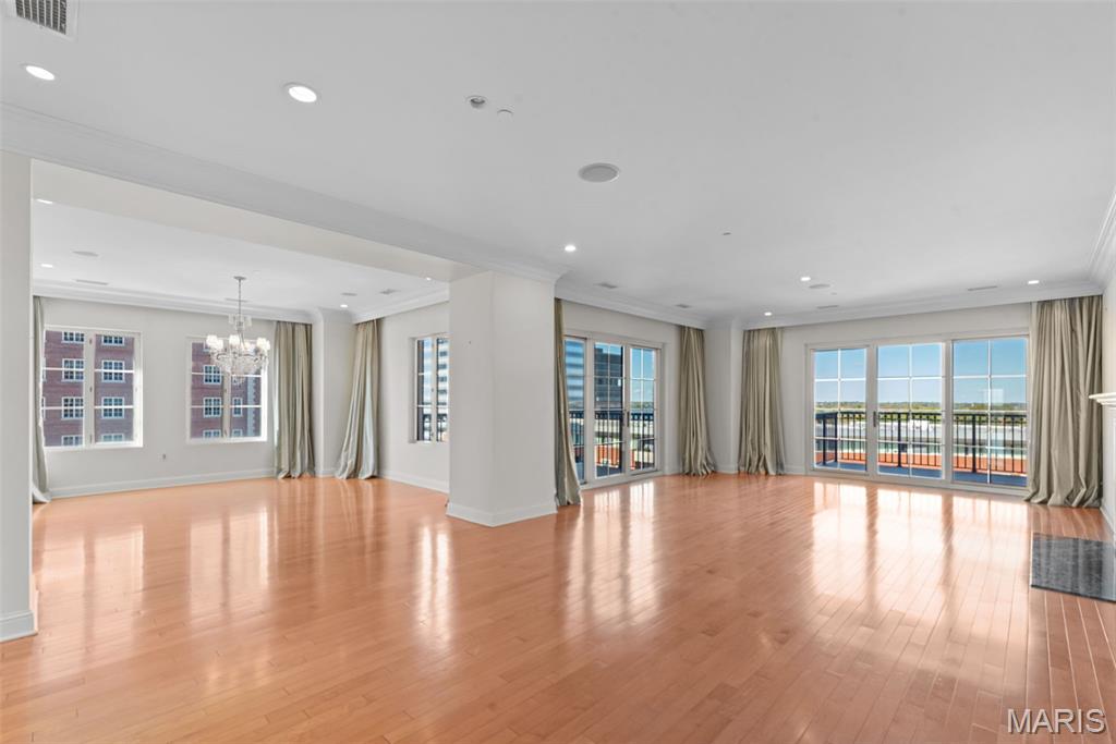 150 Carondelet Plaza Unit: 1201