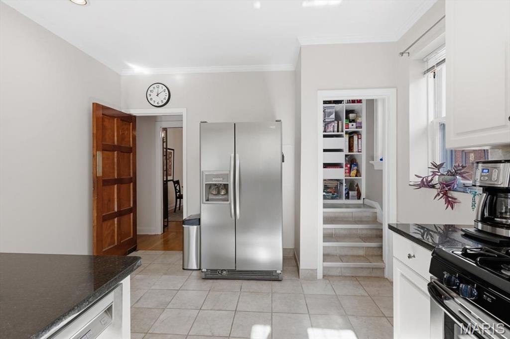 7330 Stanford Avenue