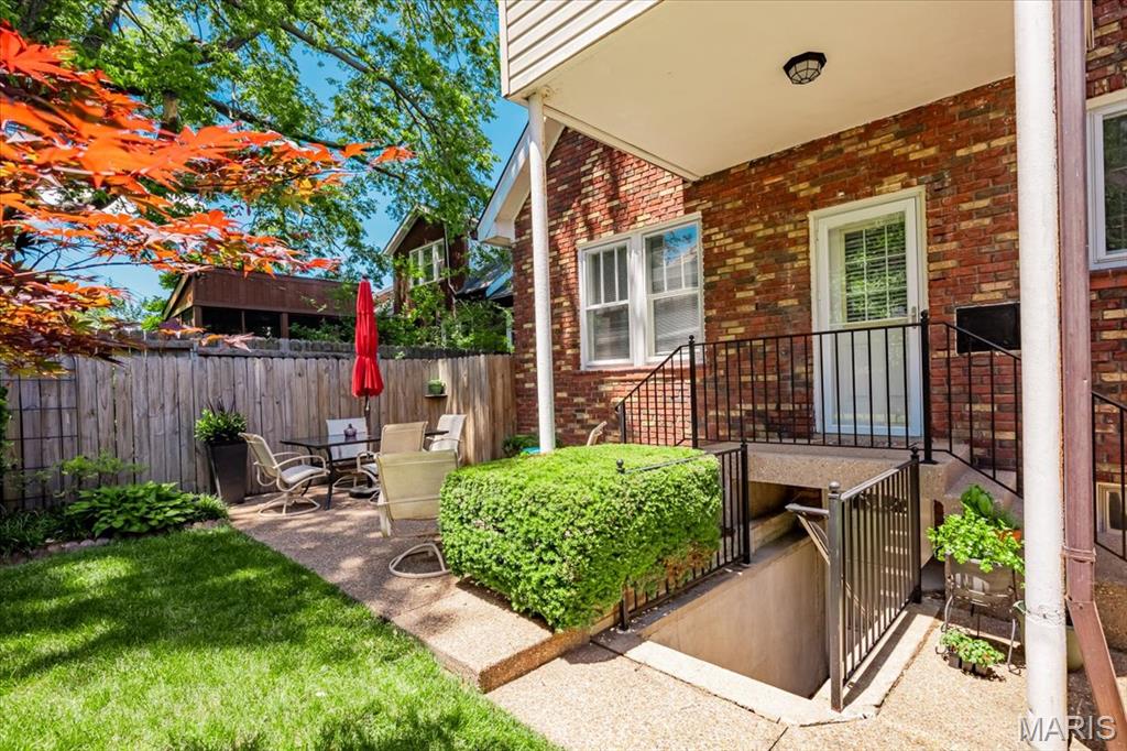 7330 Stanford Avenue