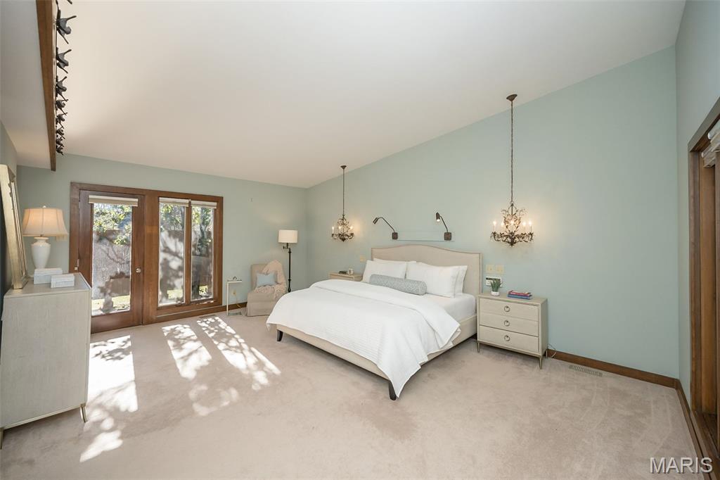 1673 Frontenac Woods Lane