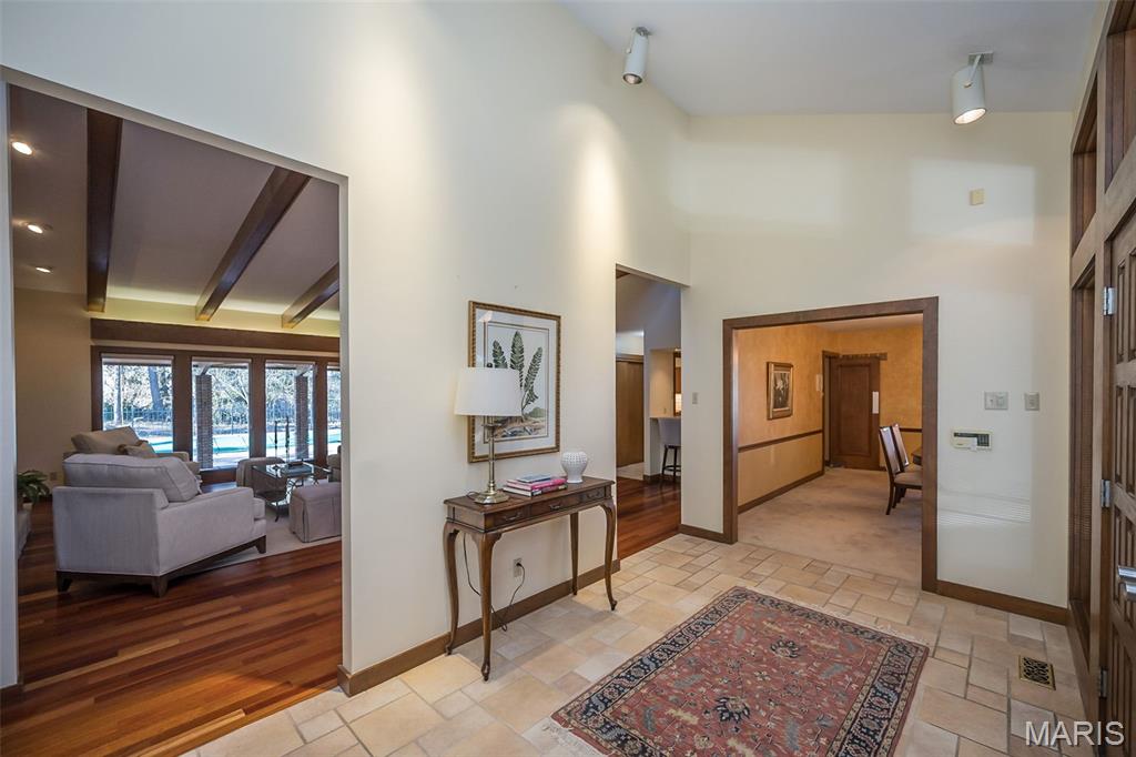 1673 Frontenac Woods Lane