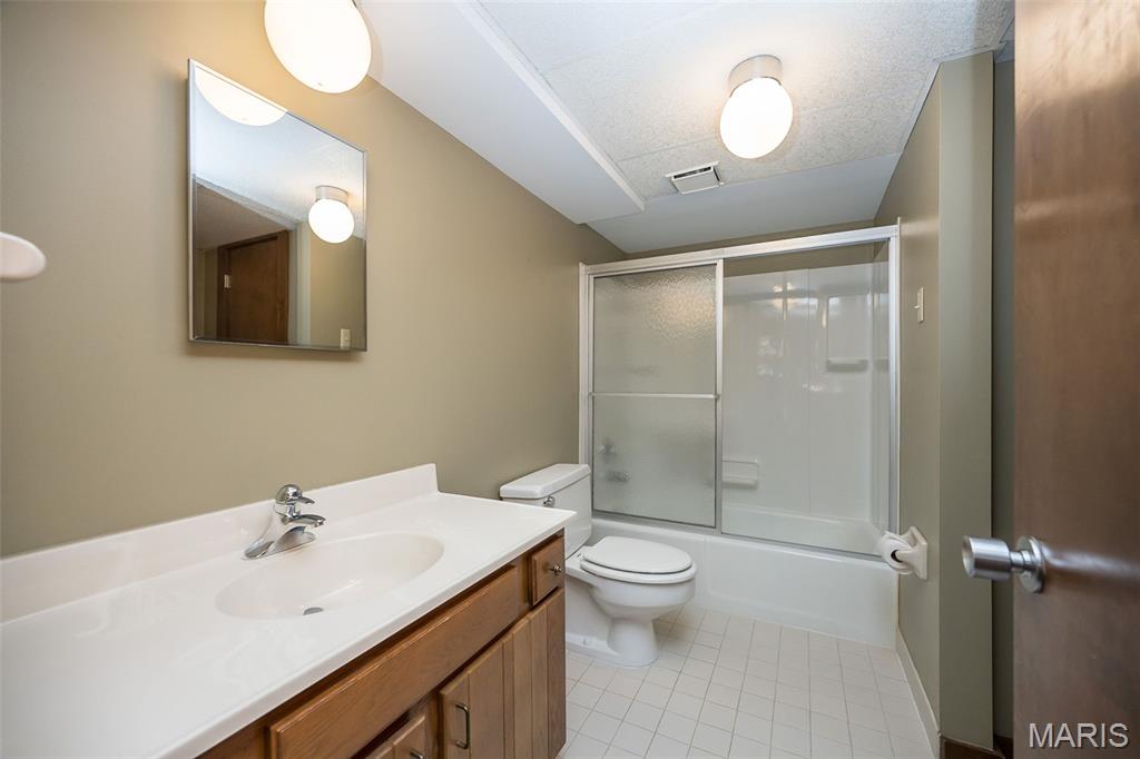 1673 Frontenac Woods Lane