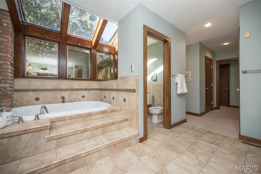 1673 Frontenac Woods Lane