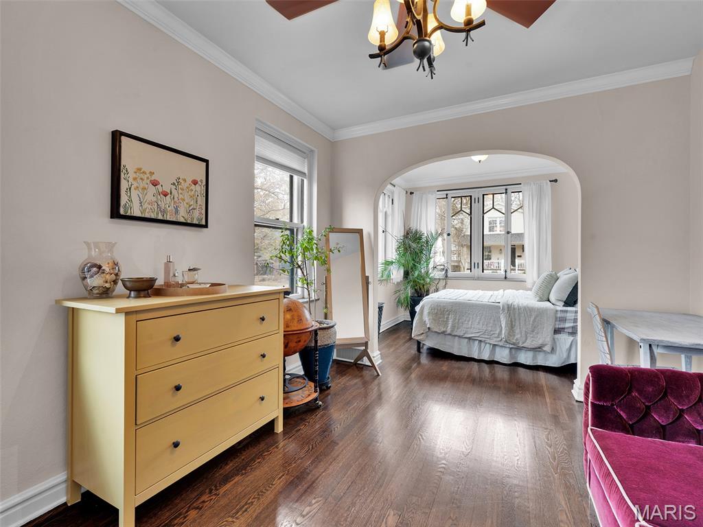 7217 Shaftesbury Avenue