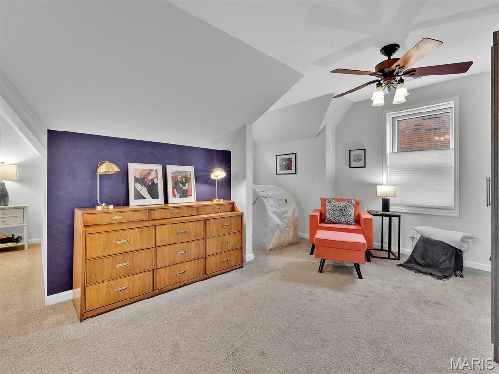 7217 Shaftesbury Avenue