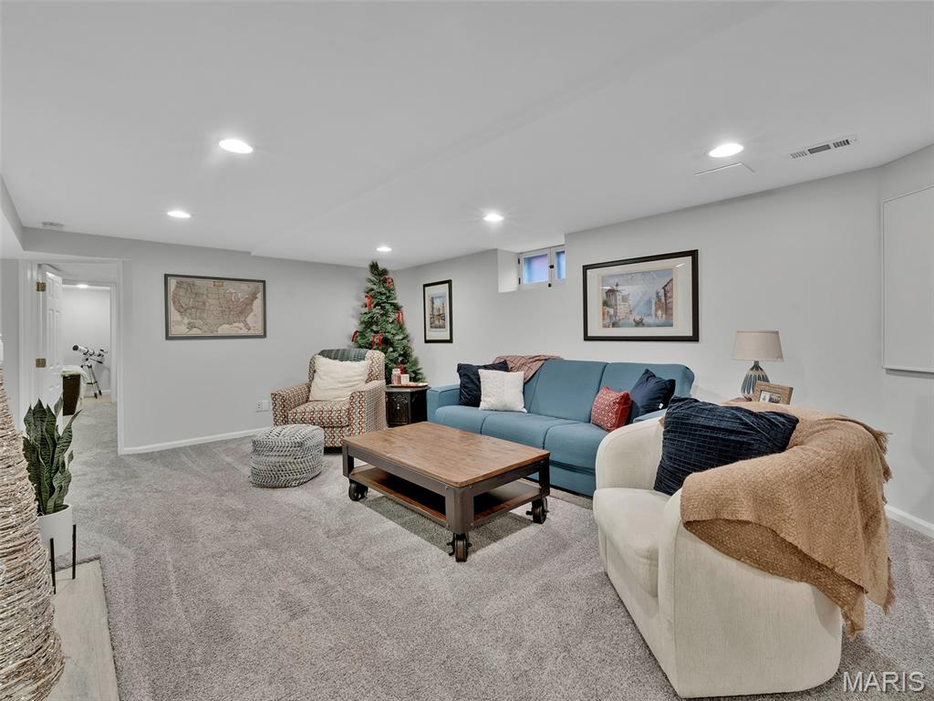 7217 Shaftesbury Avenue