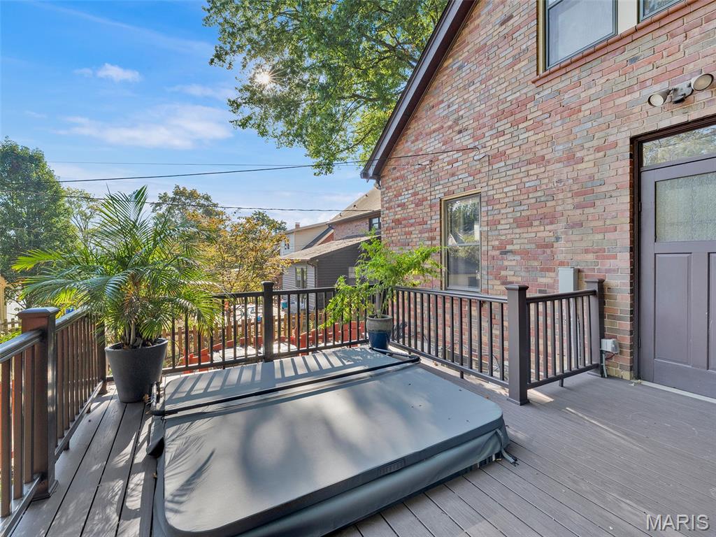 7217 Shaftesbury Avenue