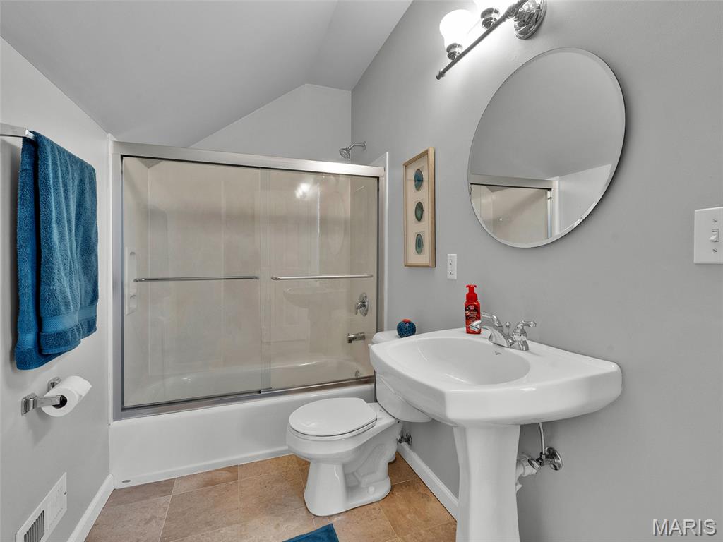 7217 Shaftesbury Avenue