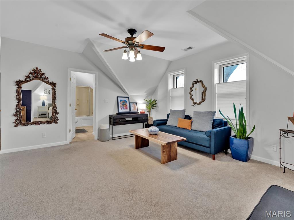 7217 Shaftesbury Avenue