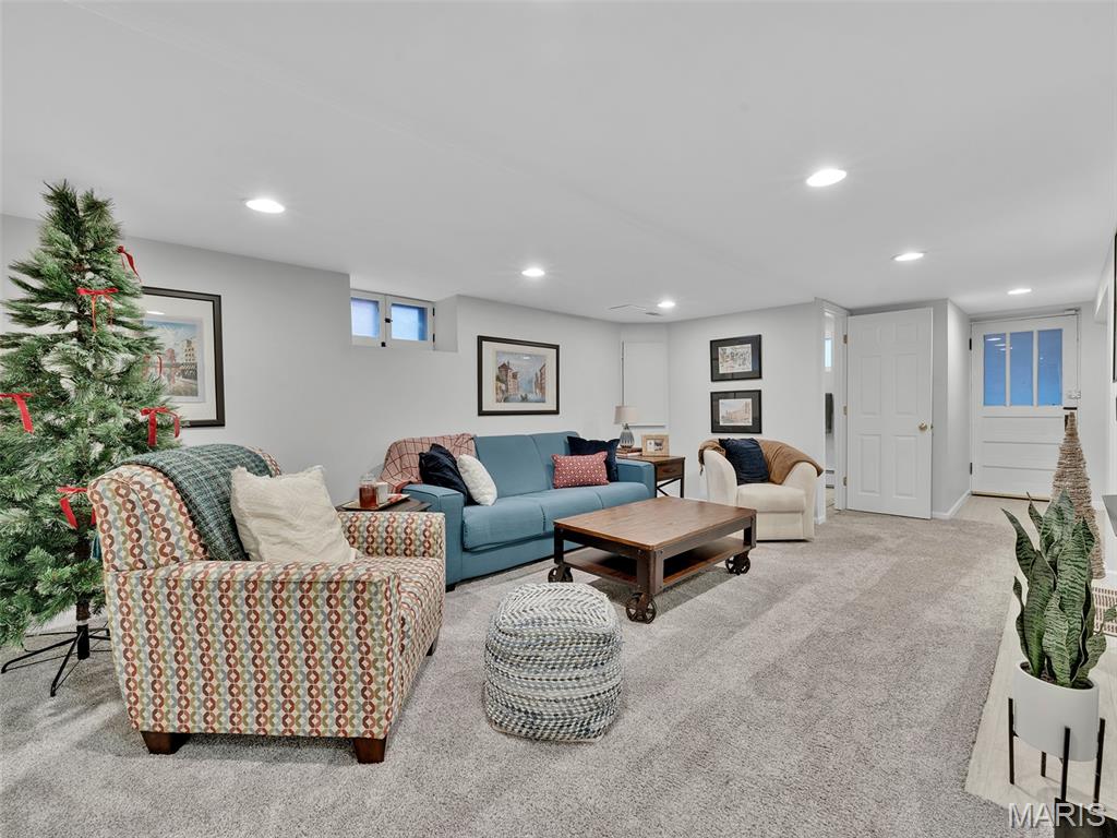 7217 Shaftesbury Avenue