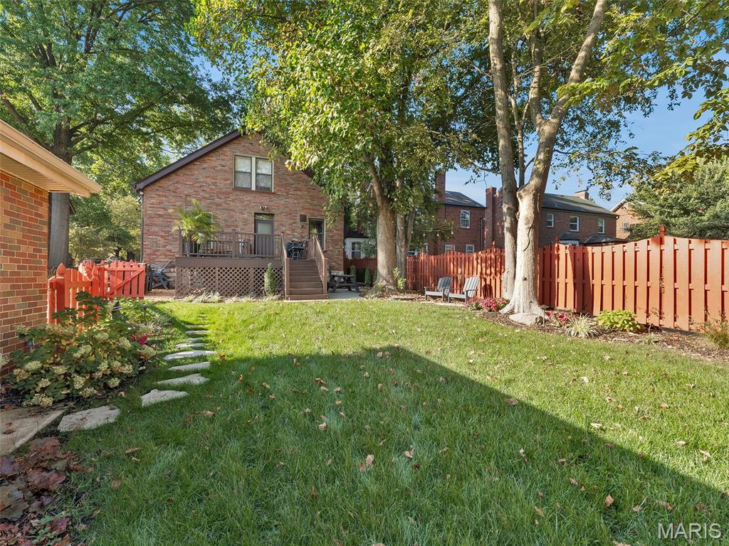 7217 Shaftesbury Avenue