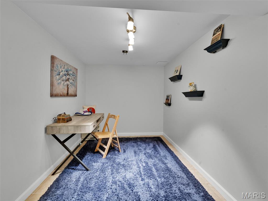 7217 Shaftesbury Avenue