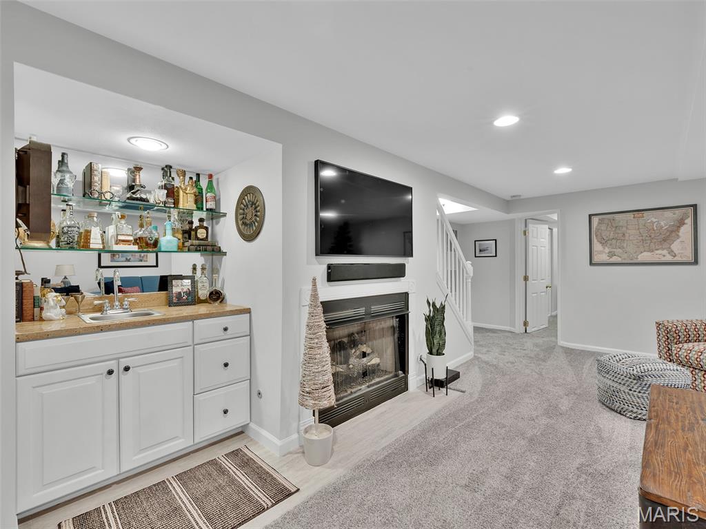 7217 Shaftesbury Avenue