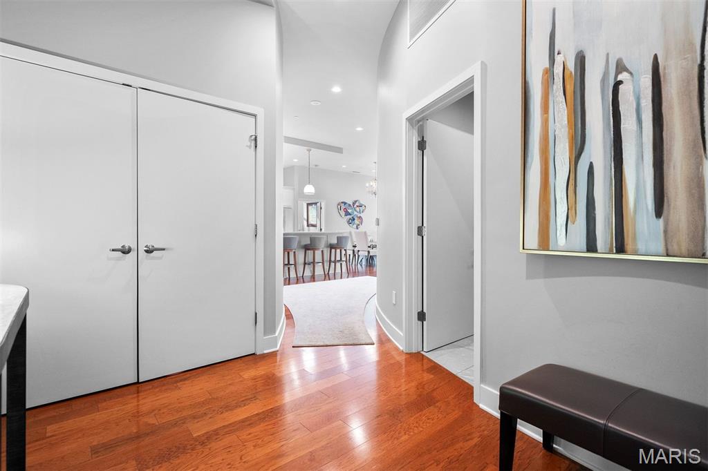 8025 Maryland Avenue Unit: 4J