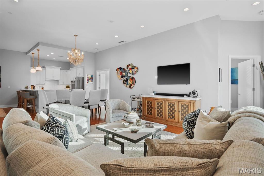 8025 Maryland Avenue Unit: 4J