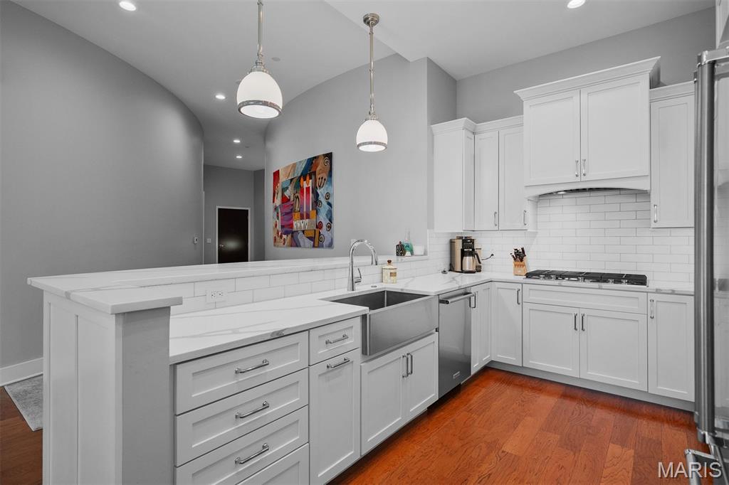 8025 Maryland Avenue Unit: 4J