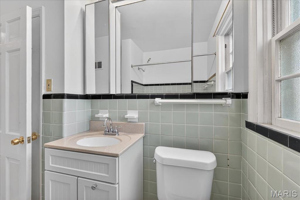 739 Glenvista Place