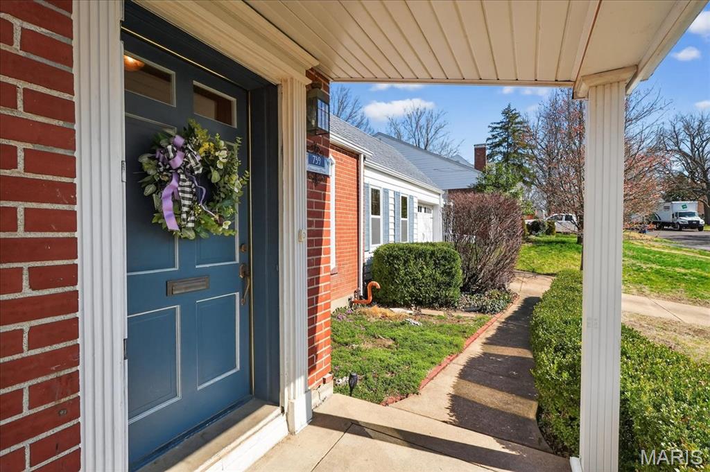 739 Glenvista Place
