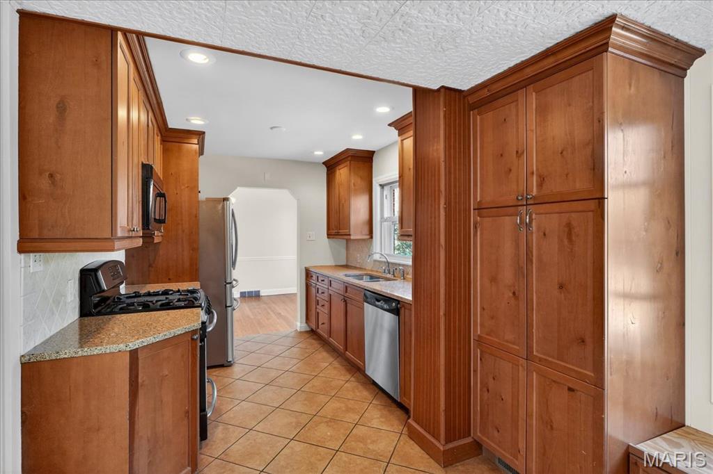 739 Glenvista Place