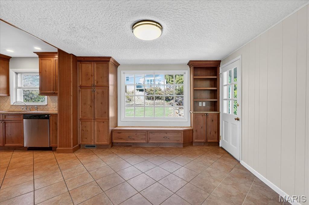 739 Glenvista Place