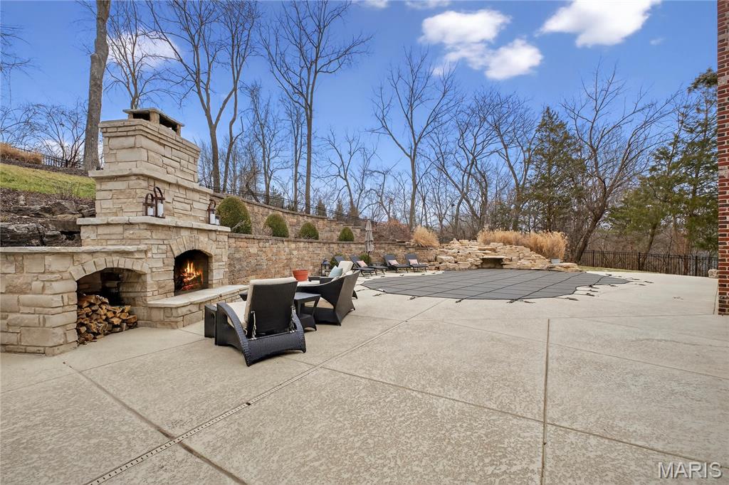 12897 Thornhill Court