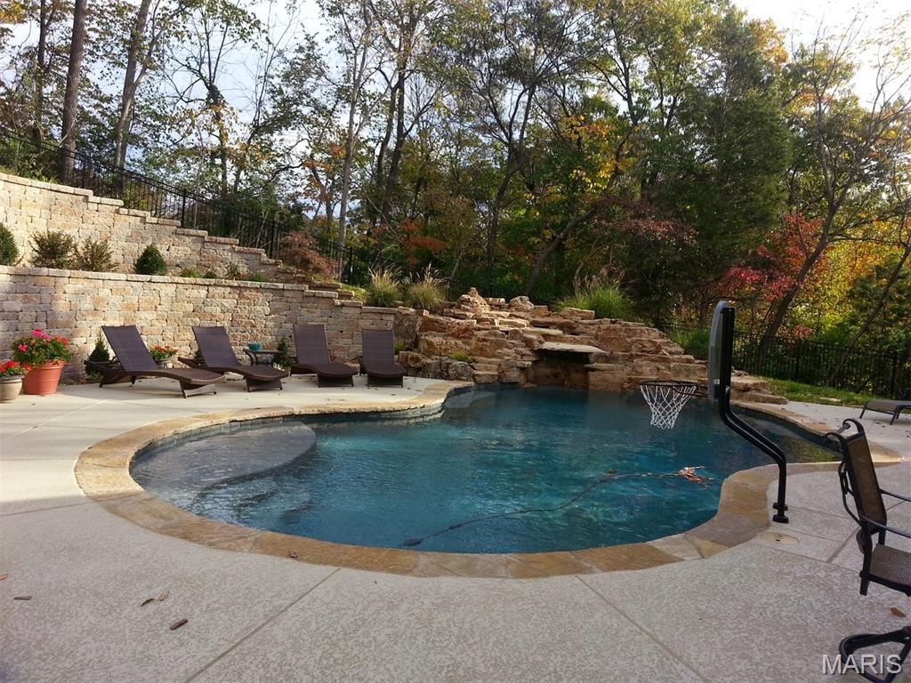 12897 Thornhill Court