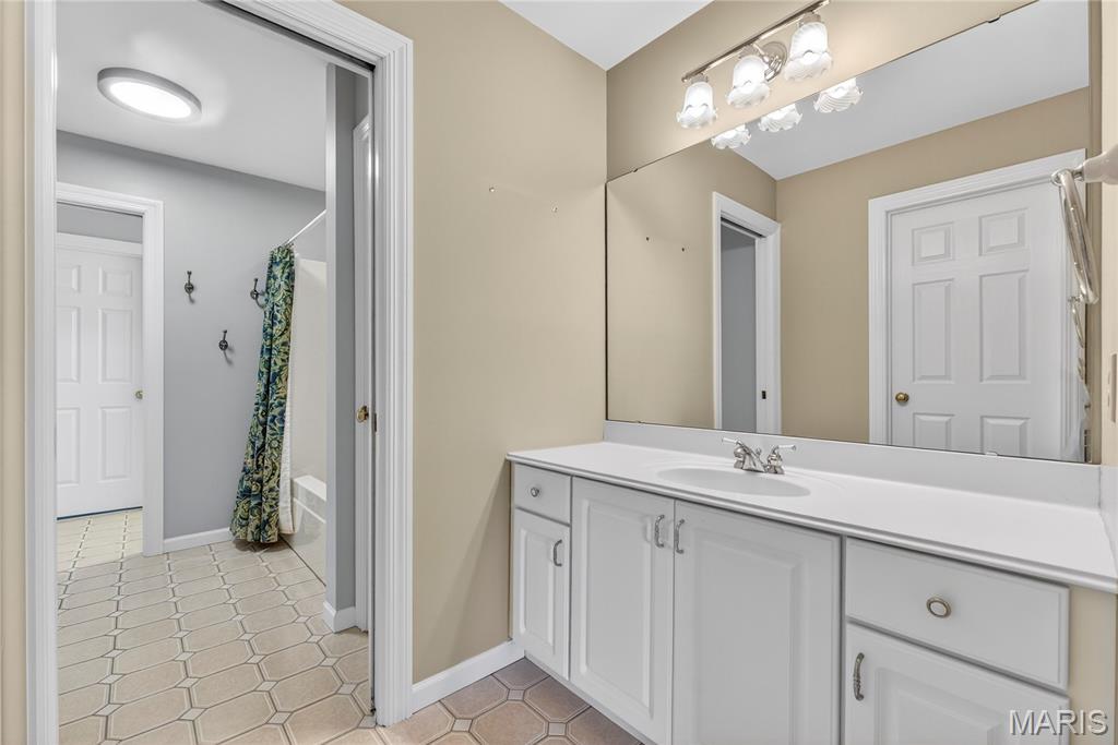 12897 Thornhill Court