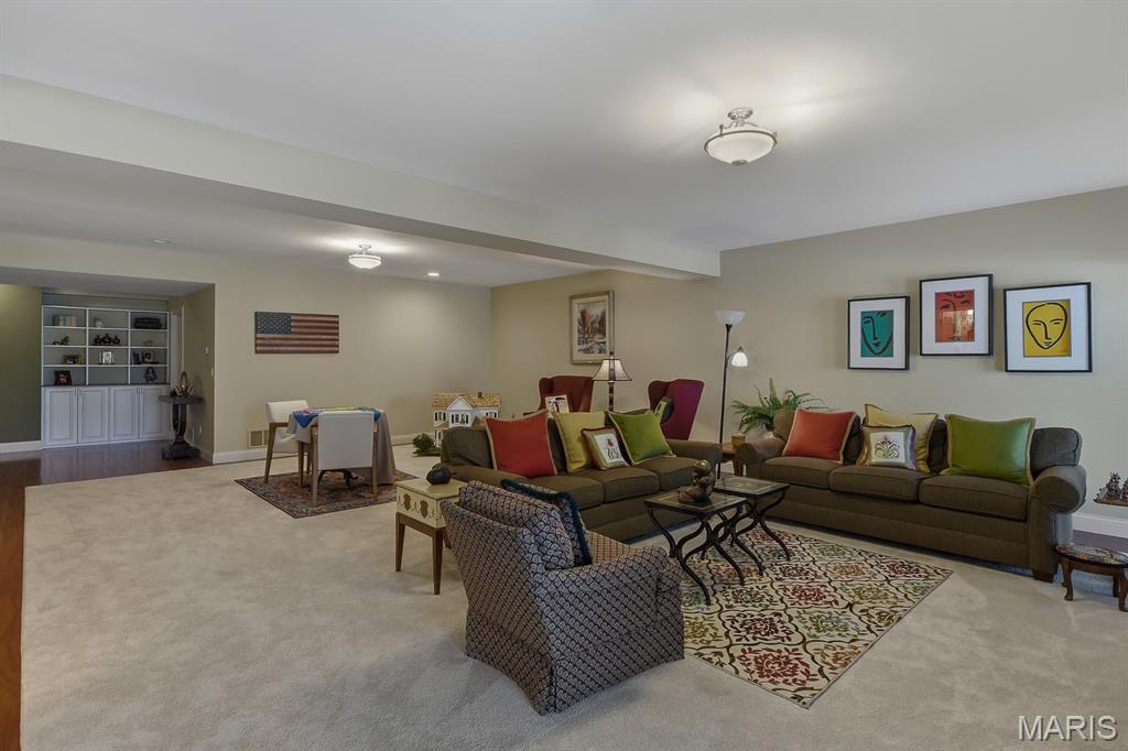 724 Clayton Corners Drive