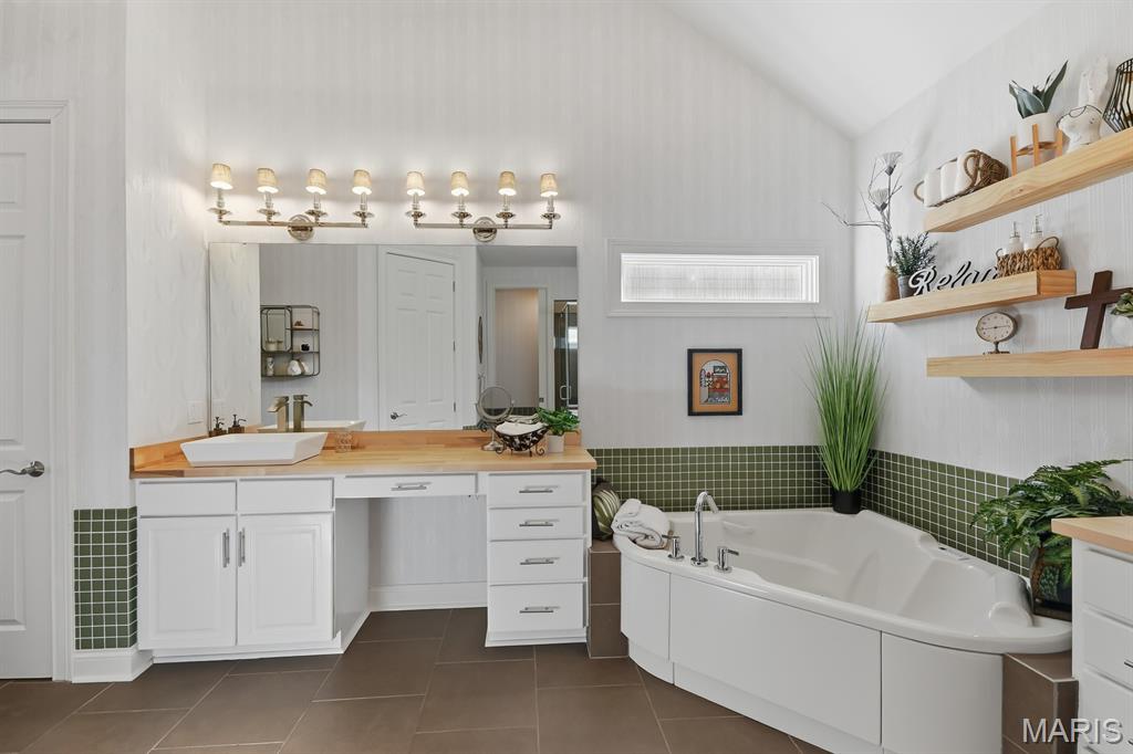 724 Clayton Corners Drive