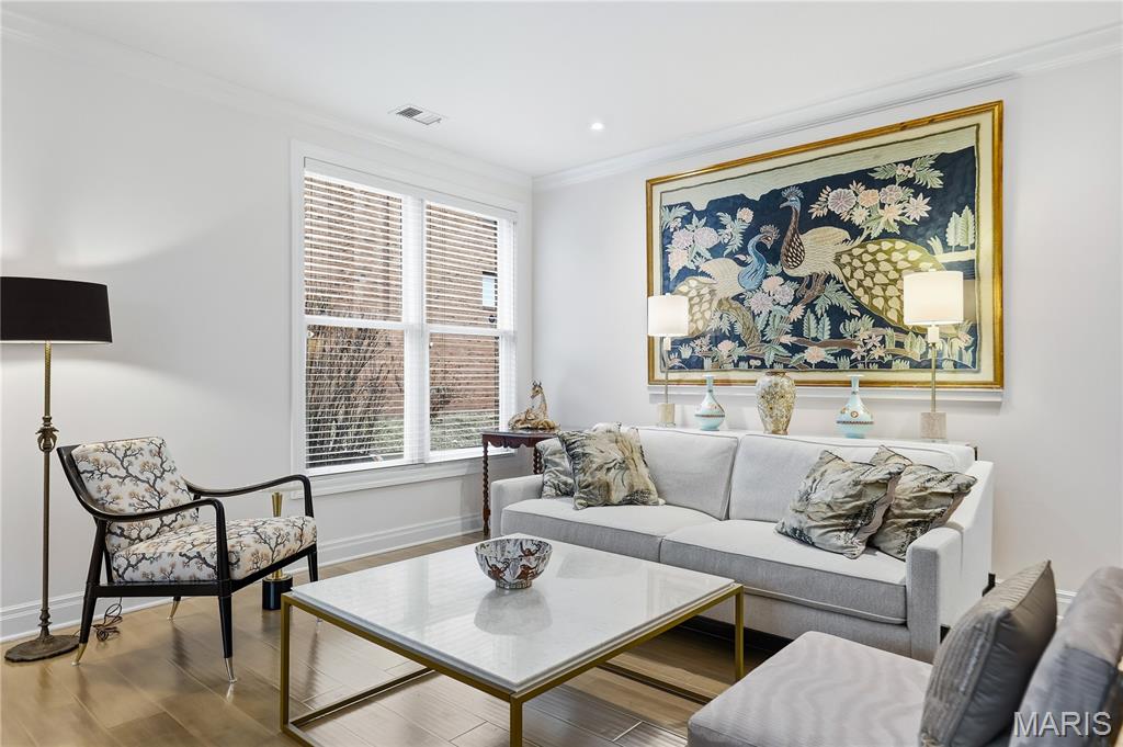 315 N Meramec Avenue Unit: 11